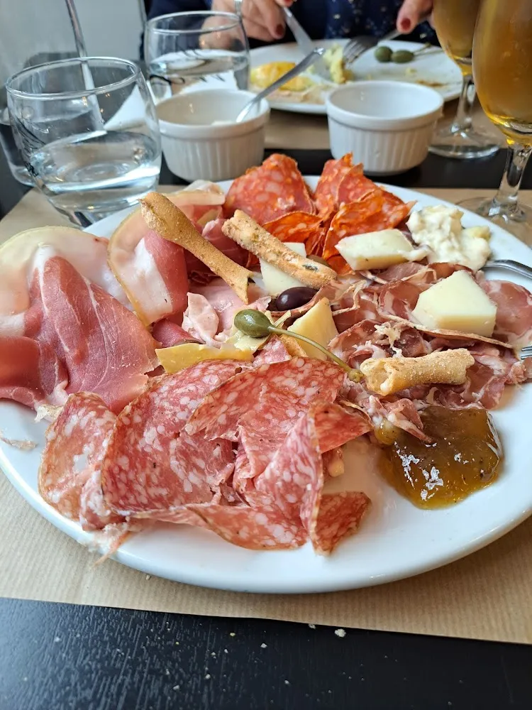 Petite Assiette de Charcuterie
